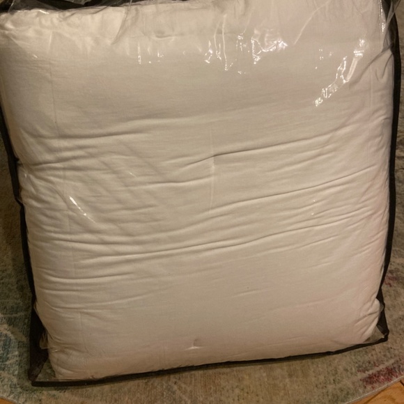 Never Used Pottery Barn Comforter, Full/Queen, White - Picture 2 of 2